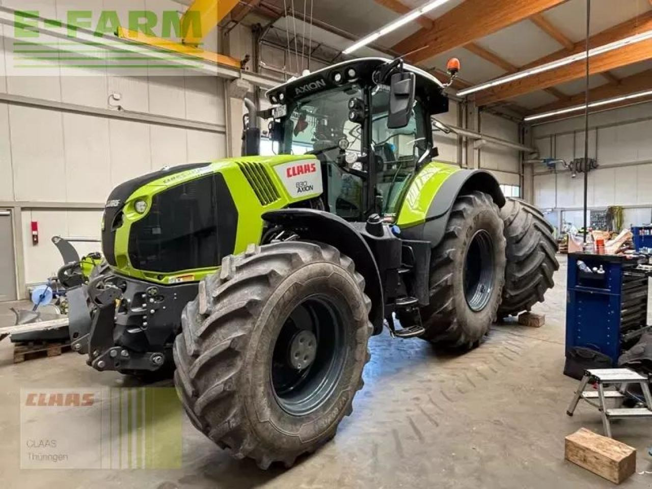Farm tractor CLAAS axion 830