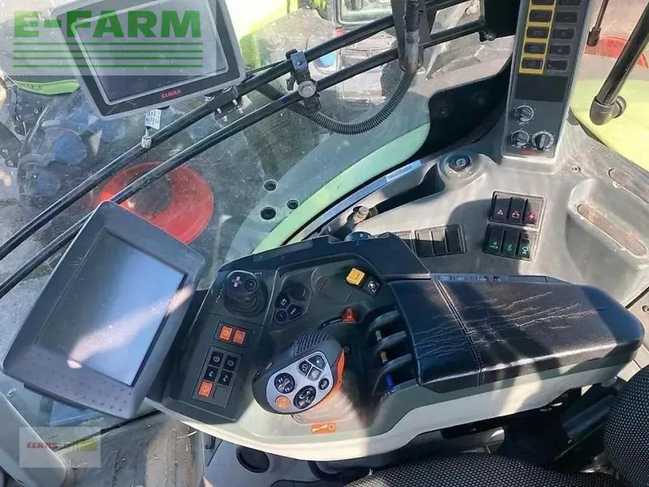 Farm tractor CLAAS axion 830