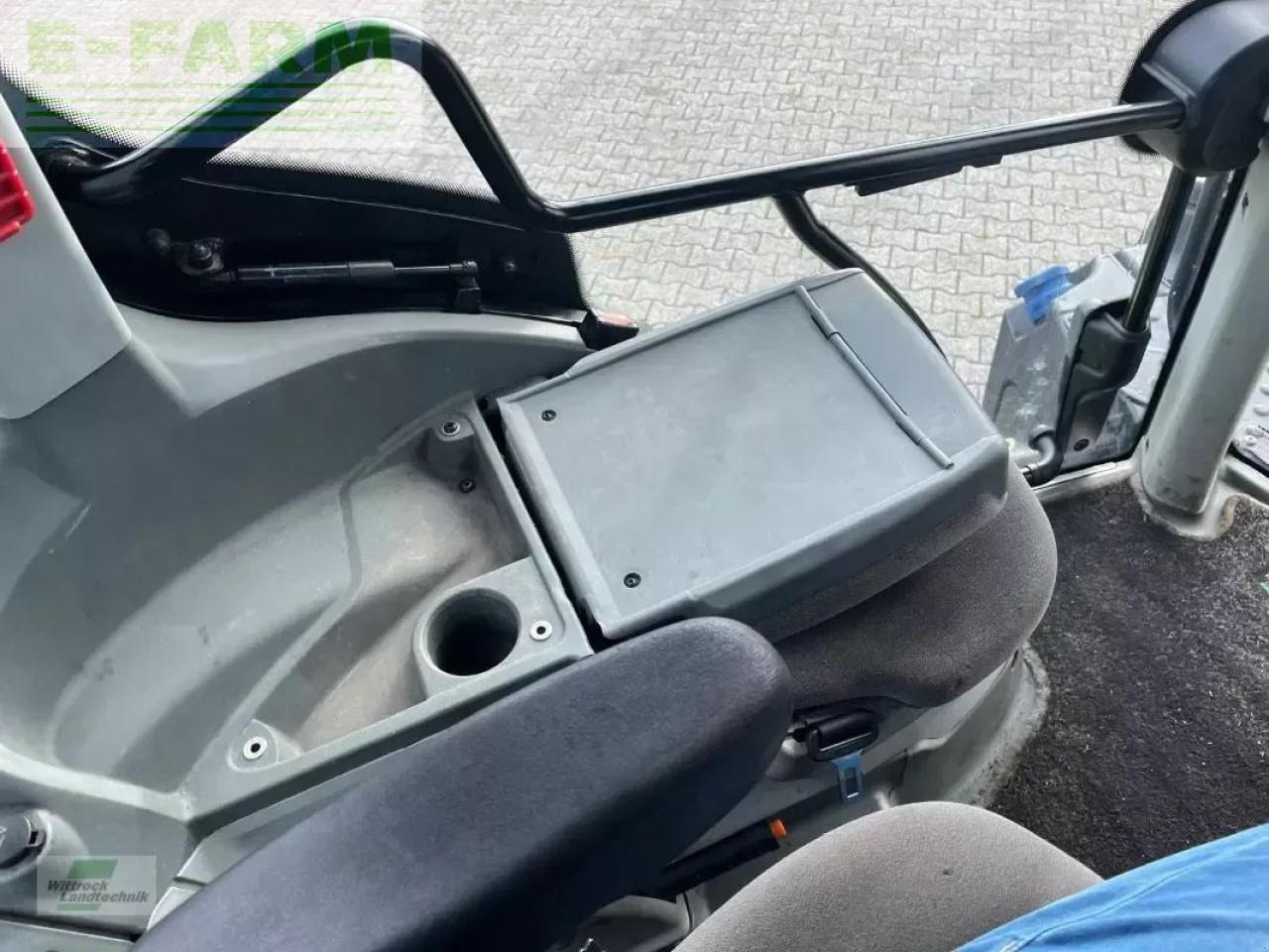 Farm tractor CLAAS axion 830 cebis