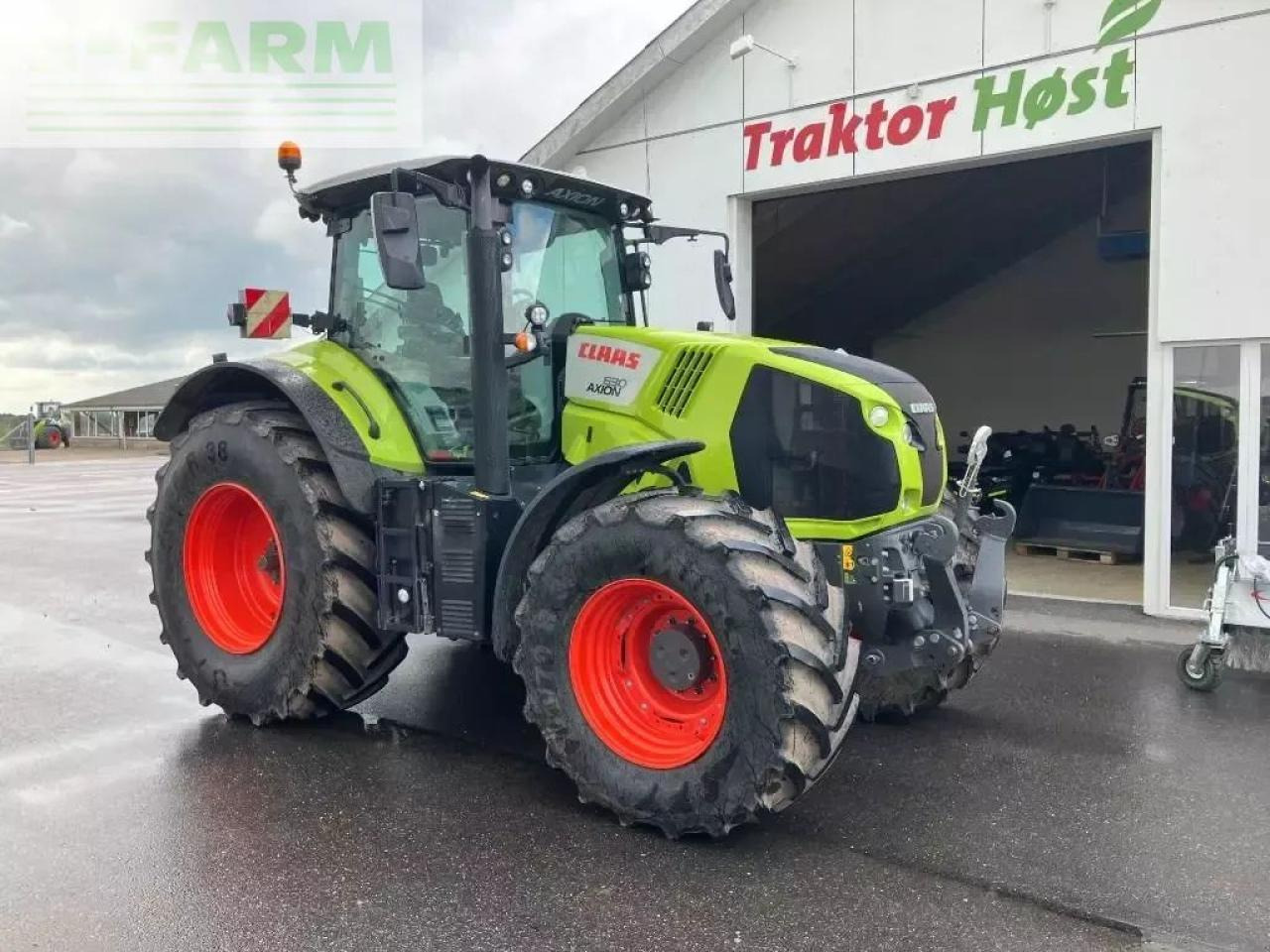 Farm tractor CLAAS axion 830 cis+