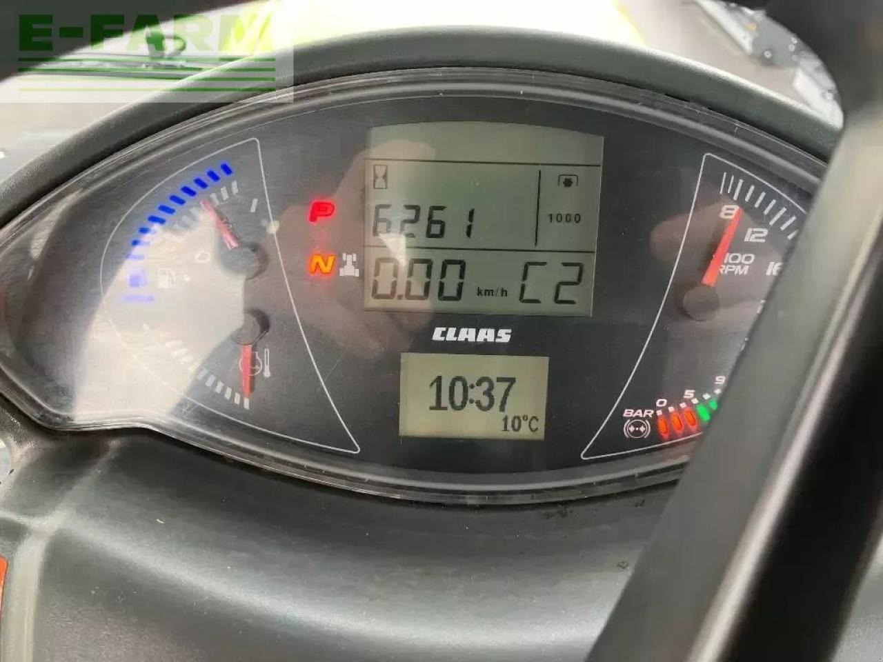 Farm tractor CLAAS axion 830 cis+