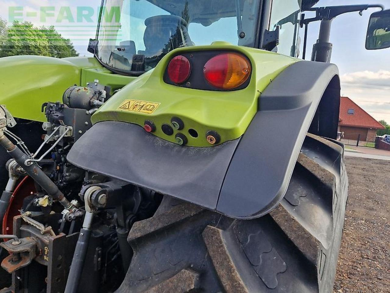 Farm tractor CLAAS axion 830 cis