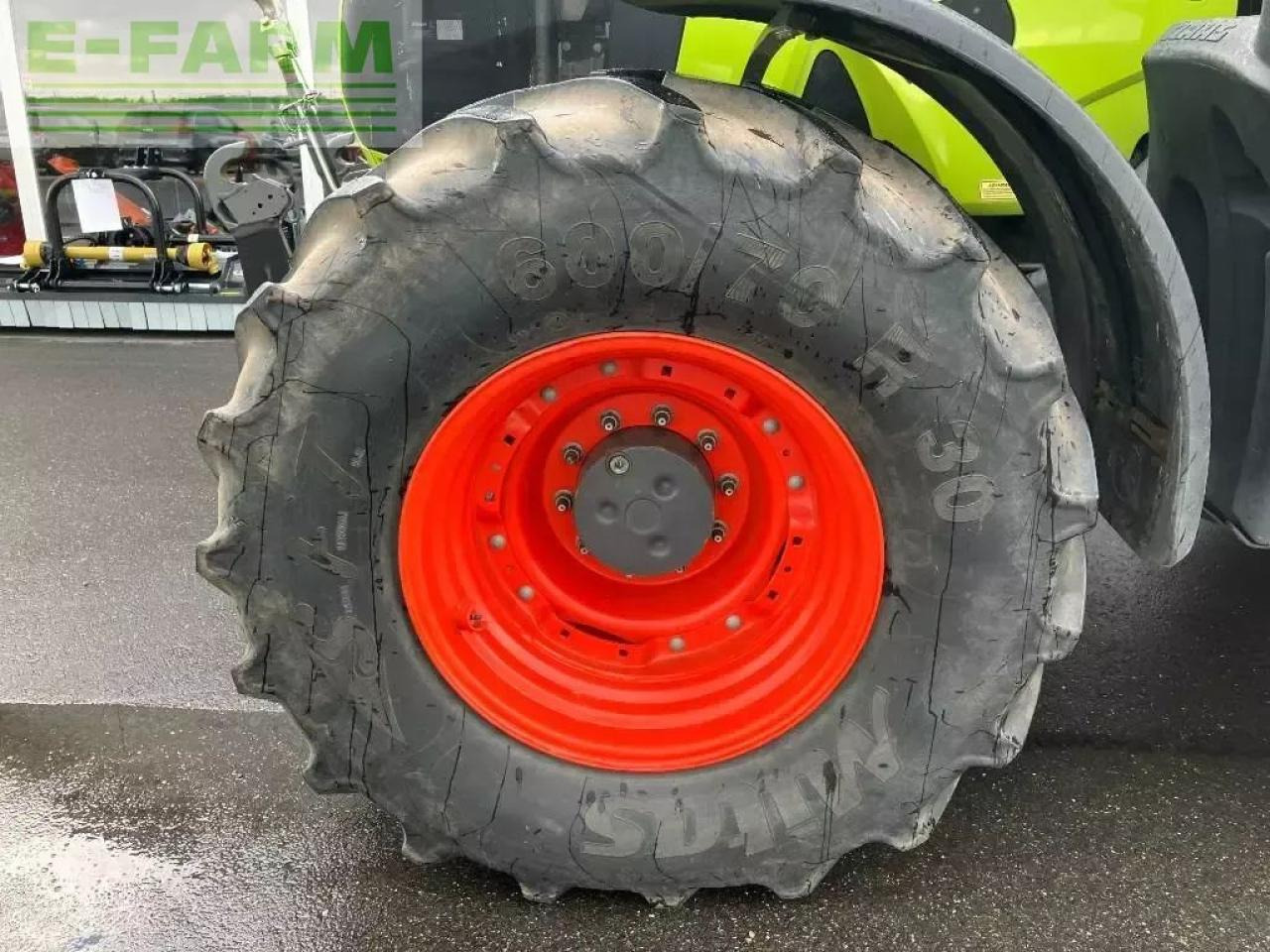 Farm tractor CLAAS axion 830 cis+