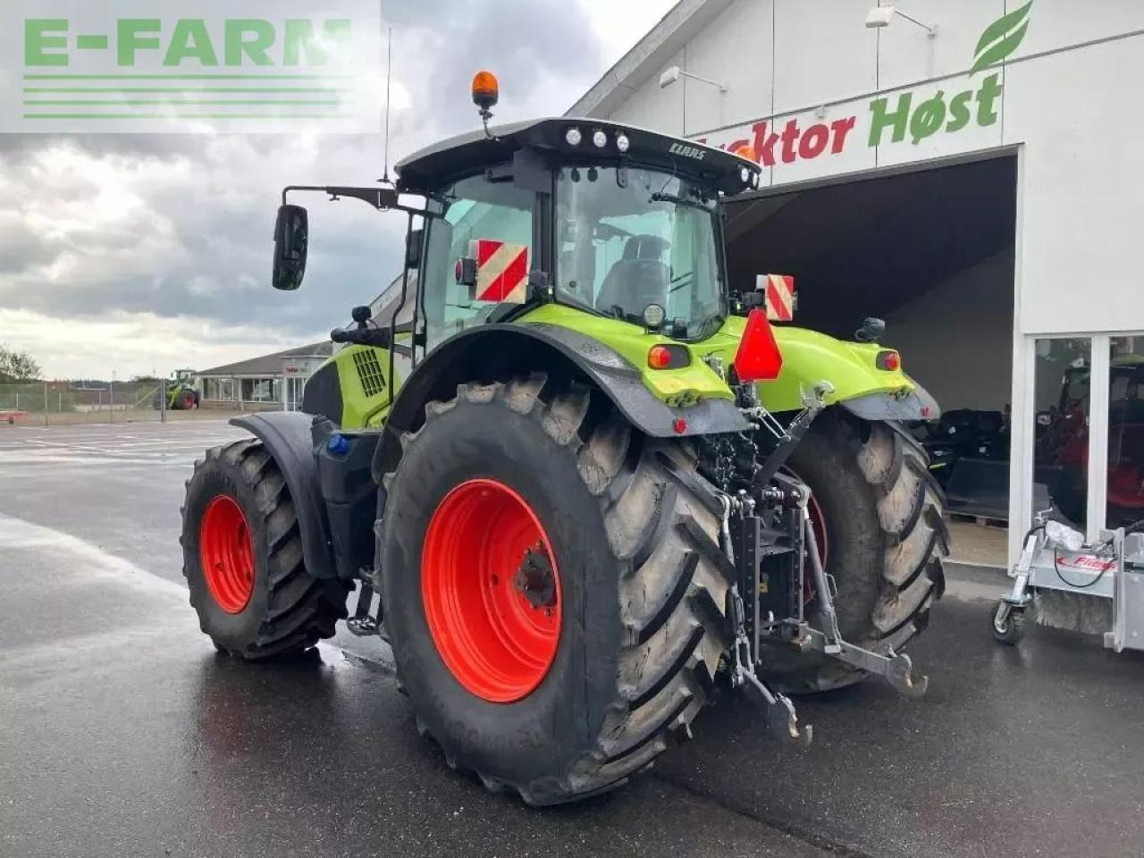 Farm tractor CLAAS axion 830 cis+