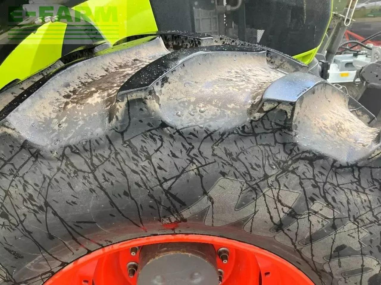 Farm tractor CLAAS axion 830 cis+