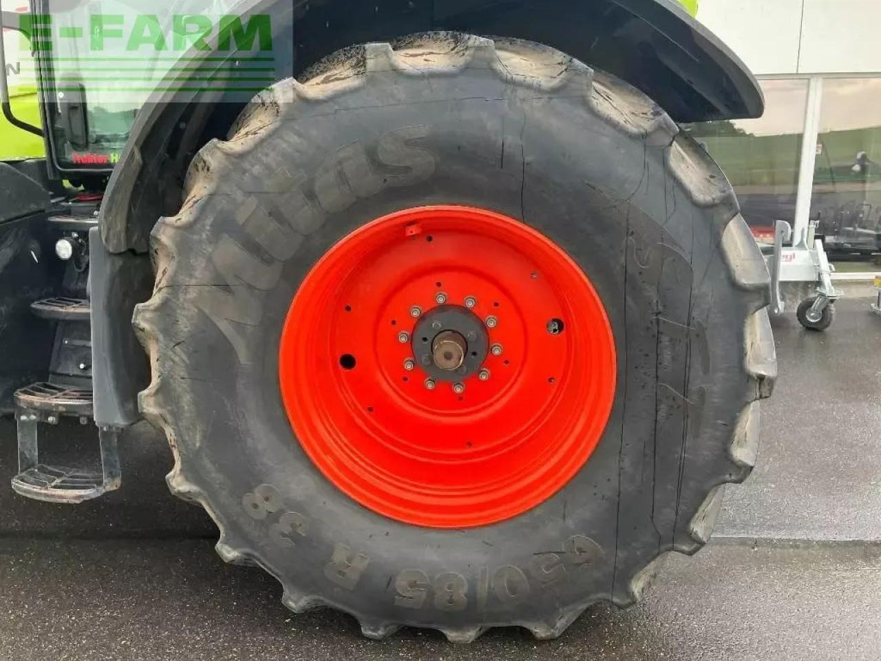 Farm tractor CLAAS axion 830 cis+