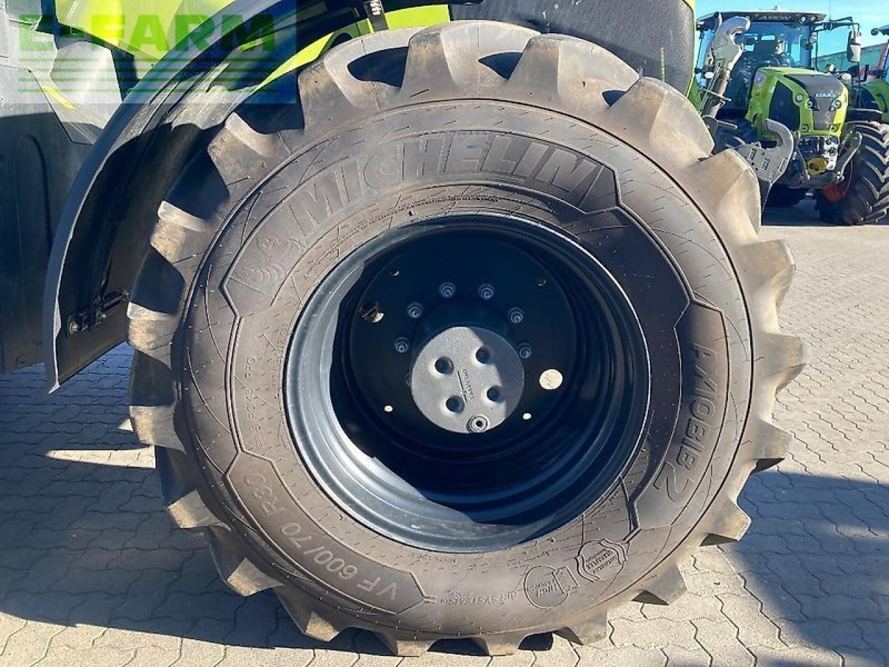 Farm tractor CLAAS axion 830 cmatic