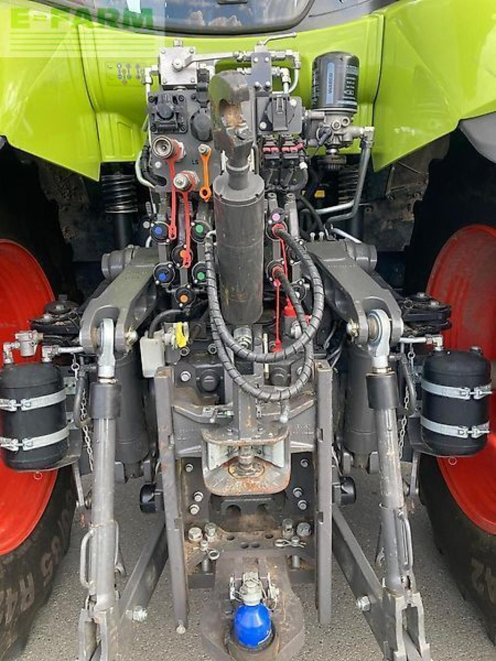 Farm tractor CLAAS axion 830 cmatic