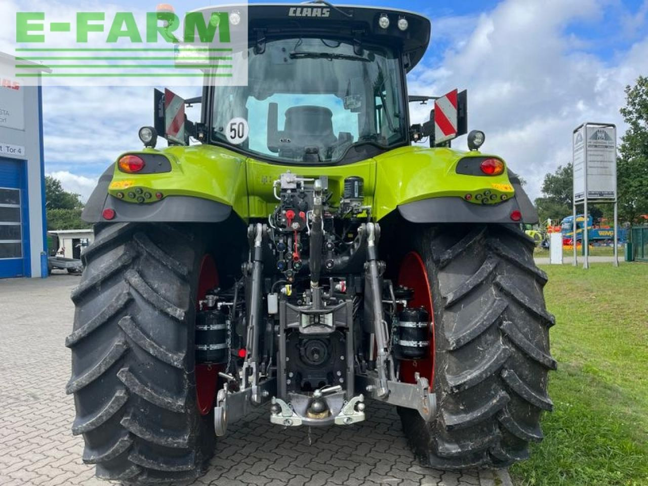 Farm tractor CLAAS axion 830 cmatic