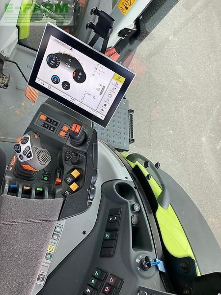 Farm tractor CLAAS axion 830 cmatic