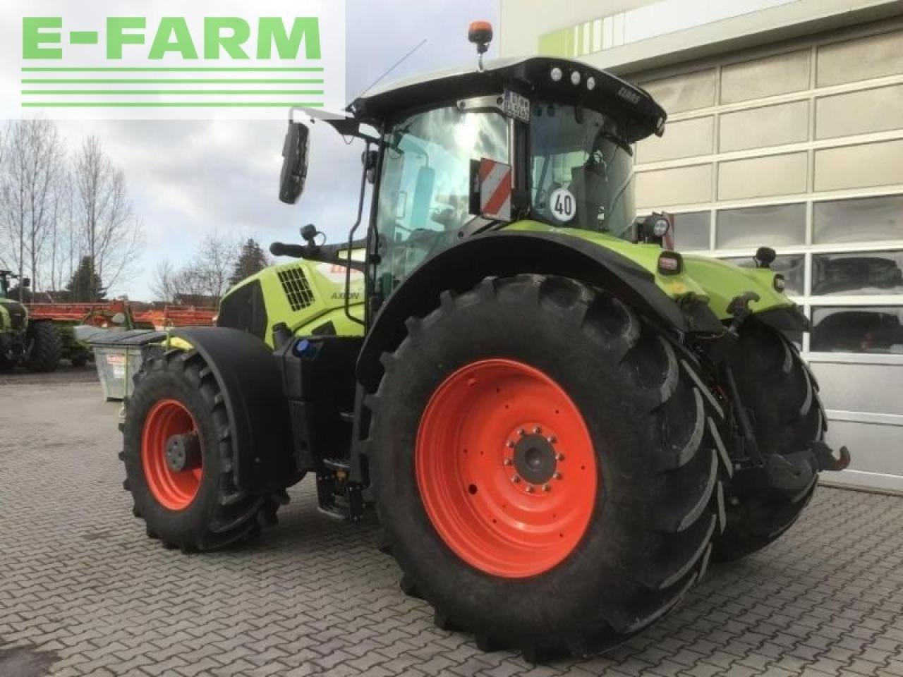 Farm tractor CLAAS axion 830 cmatic focus