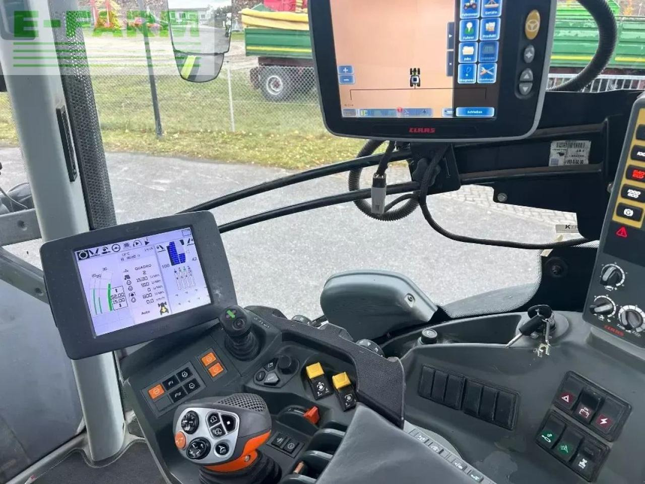 Farm tractor CLAAS axion 850