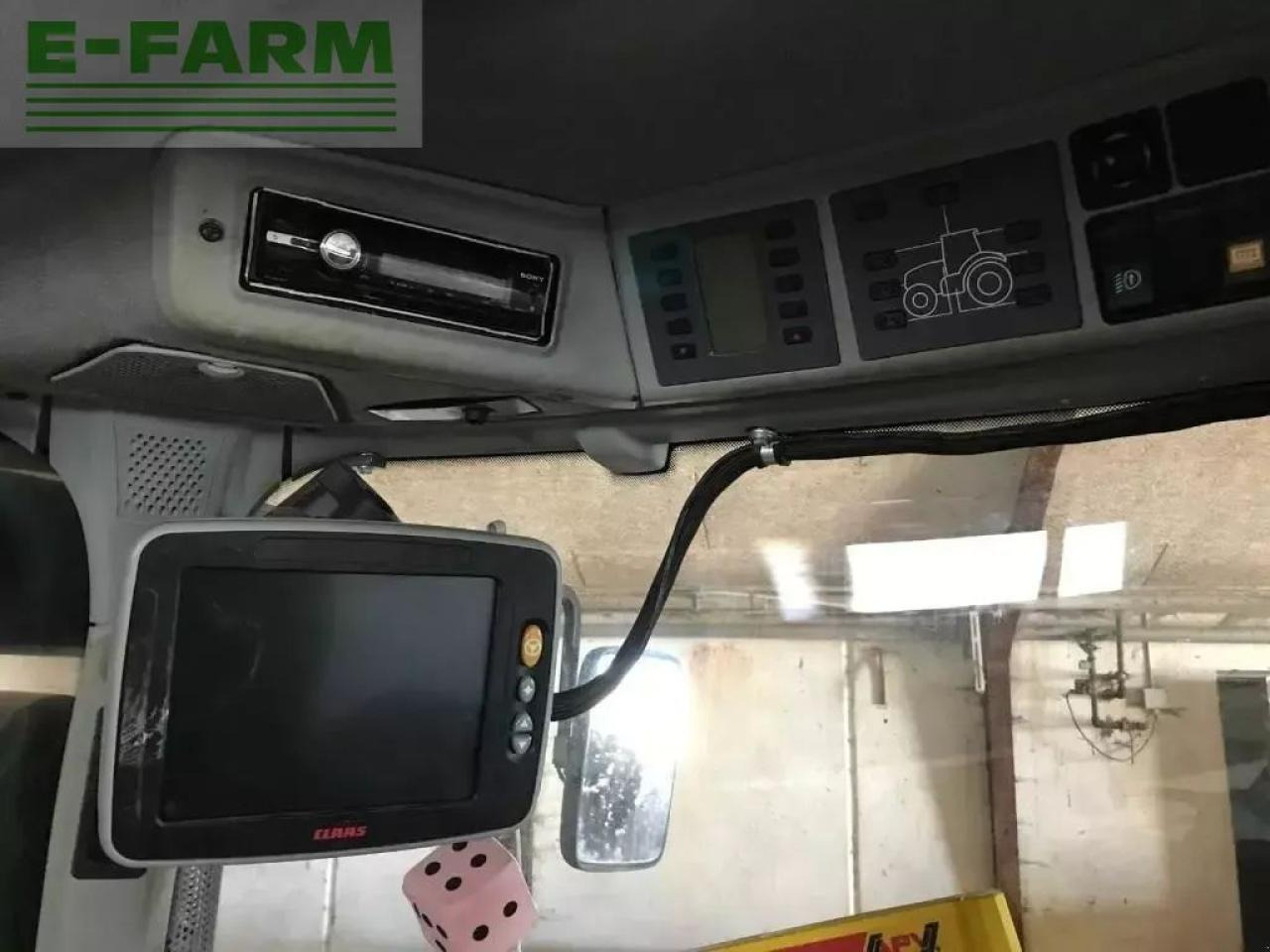 Farm tractor CLAAS axion 850 cebis