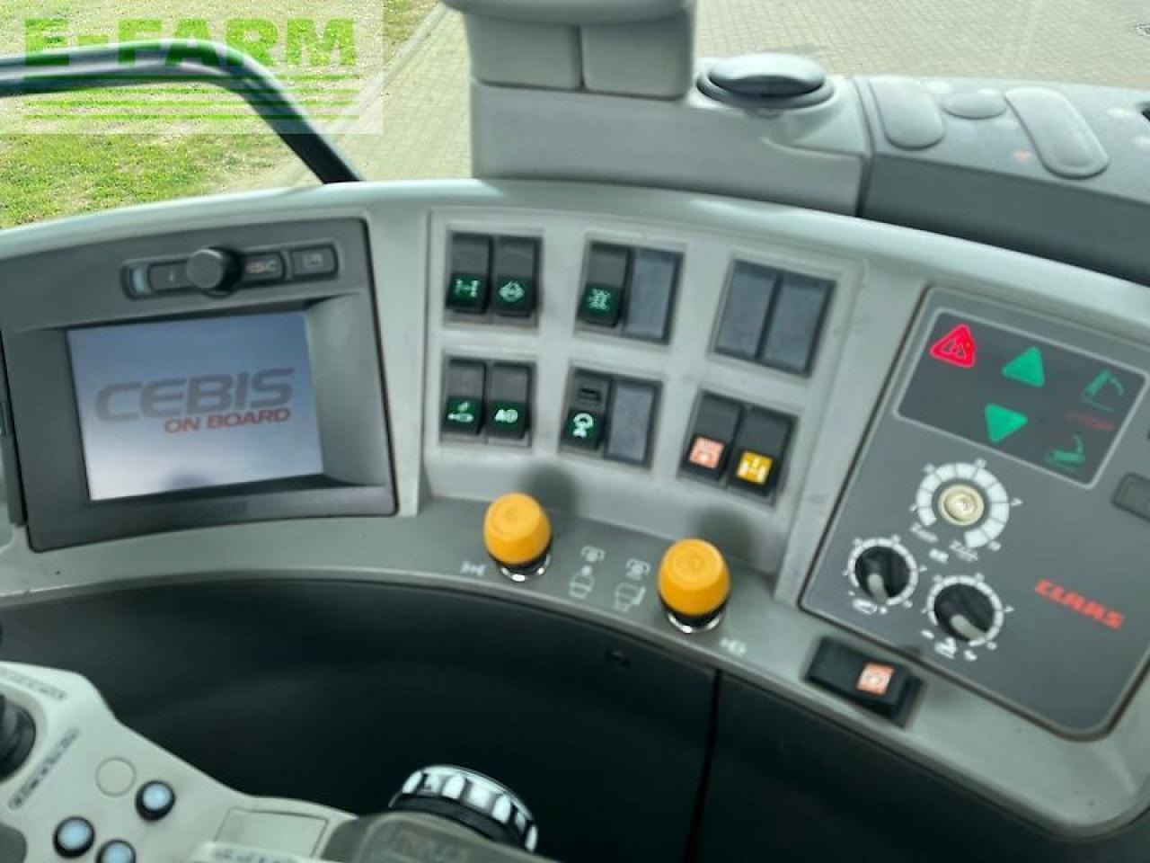 Farm tractor CLAAS axion 850 cebis