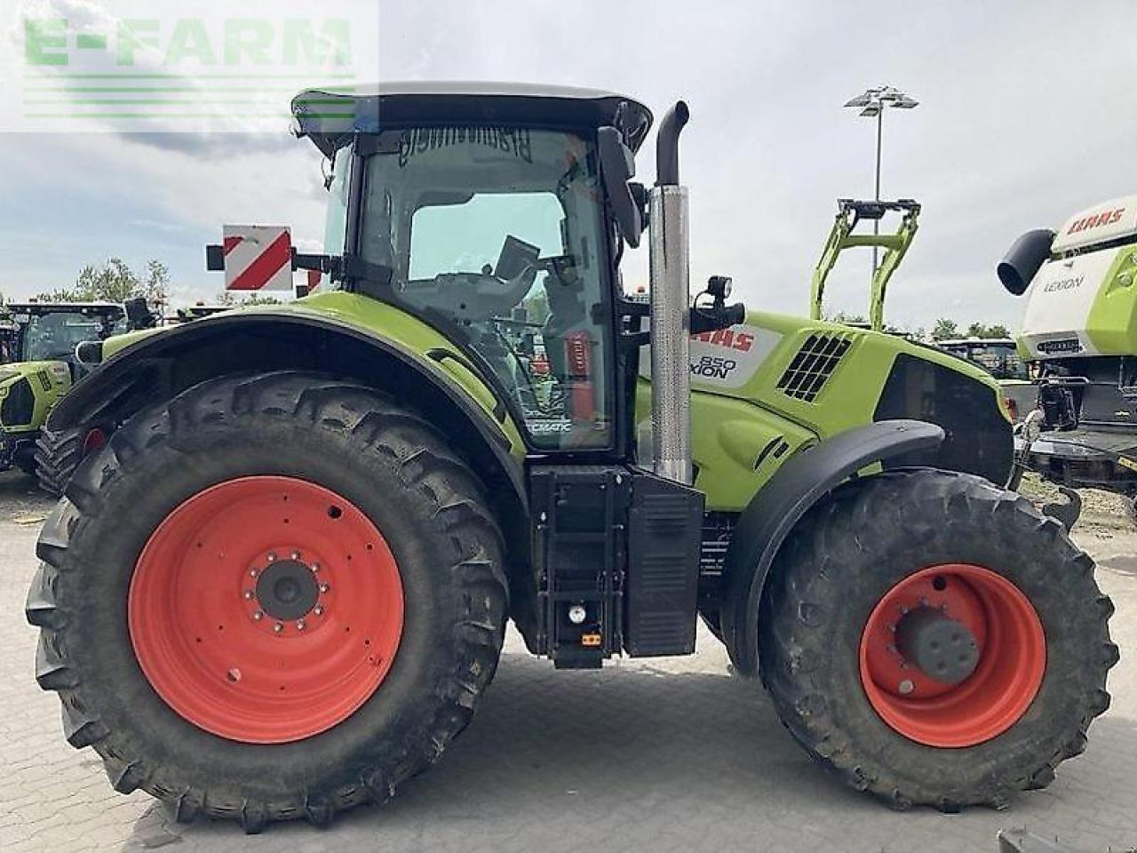 Farm tractor CLAAS axion 850 cebis