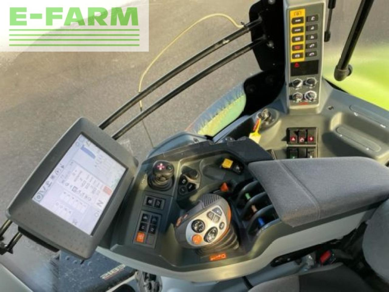 Farm tractor CLAAS axion 850 cebis