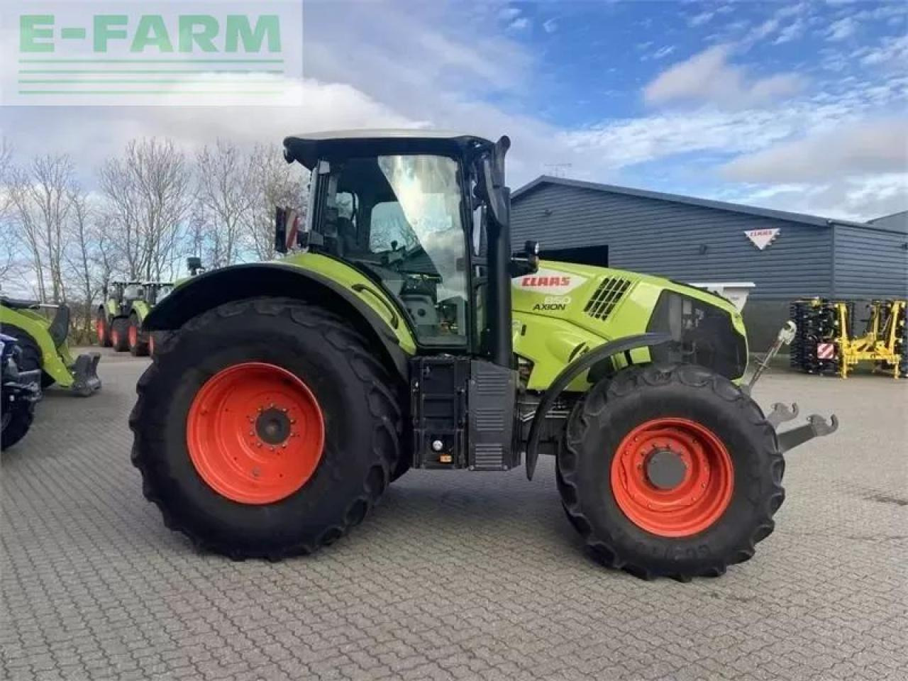 Farm tractor CLAAS axion 850 cis+
