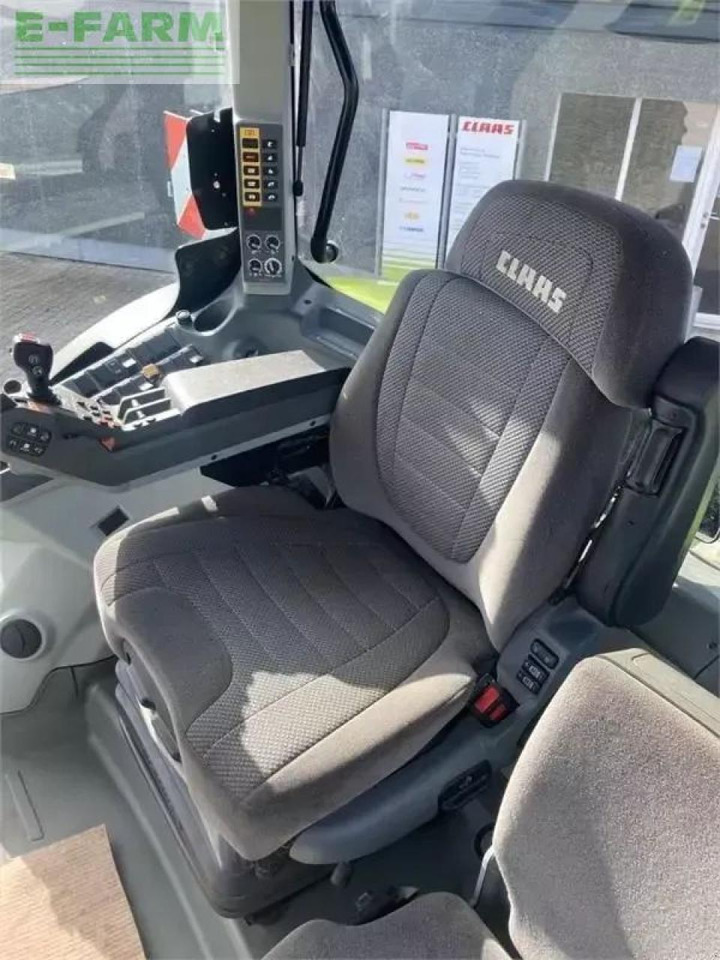 Farm tractor CLAAS axion 850 cis+