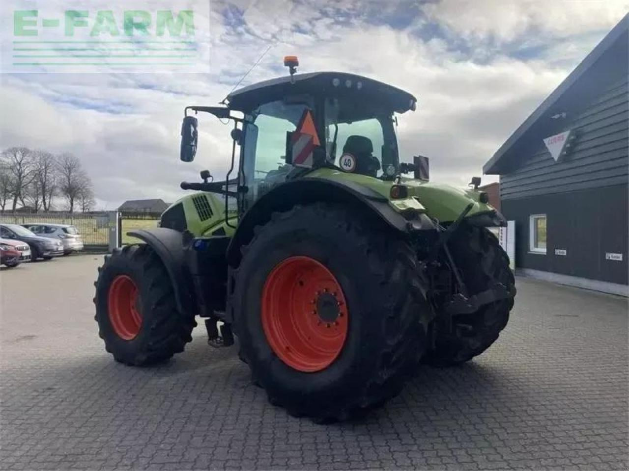 Farm tractor CLAAS axion 850 cis+