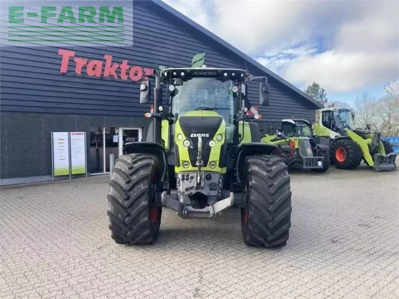 Farm tractor CLAAS axion 850 cis+