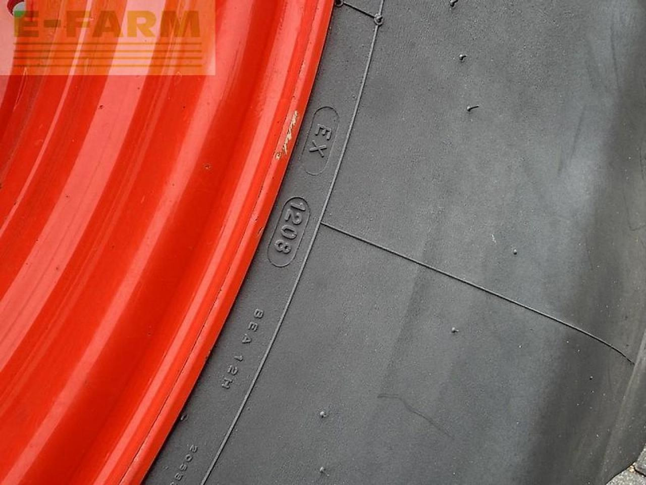 Farm tractor CLAAS axion 850 cis