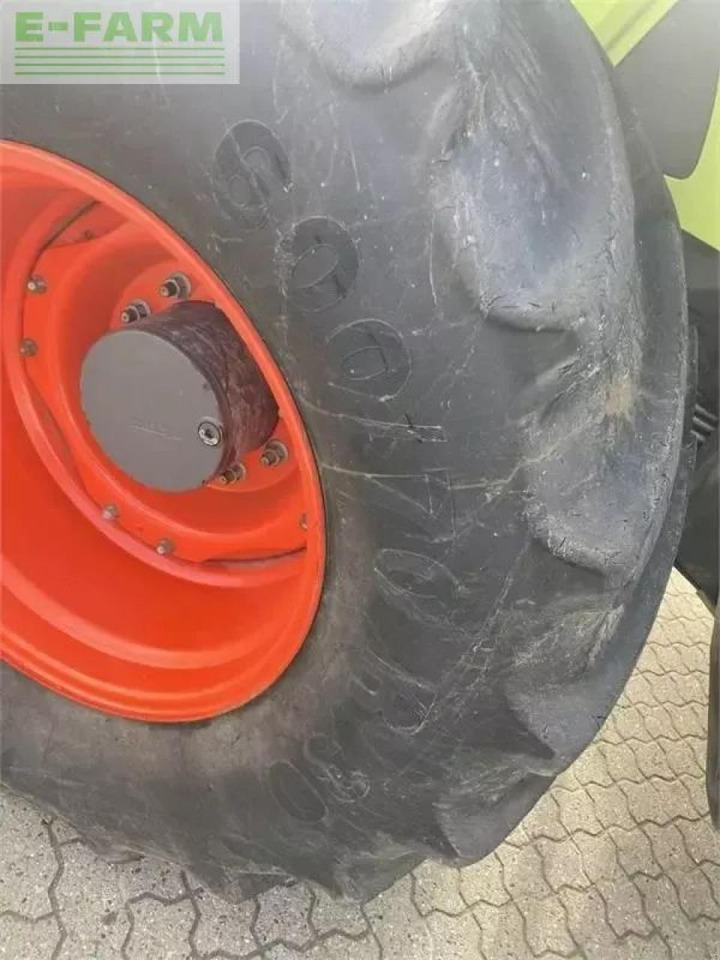 Farm tractor CLAAS axion 850 cis+