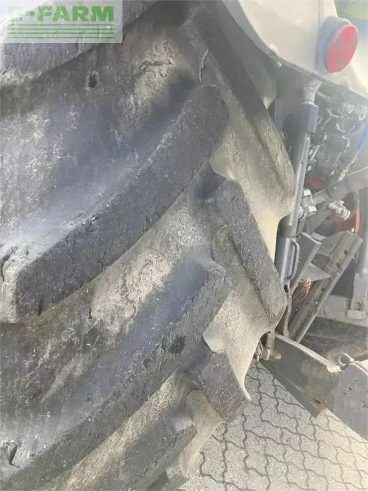 Farm tractor CLAAS axion 850 cis+