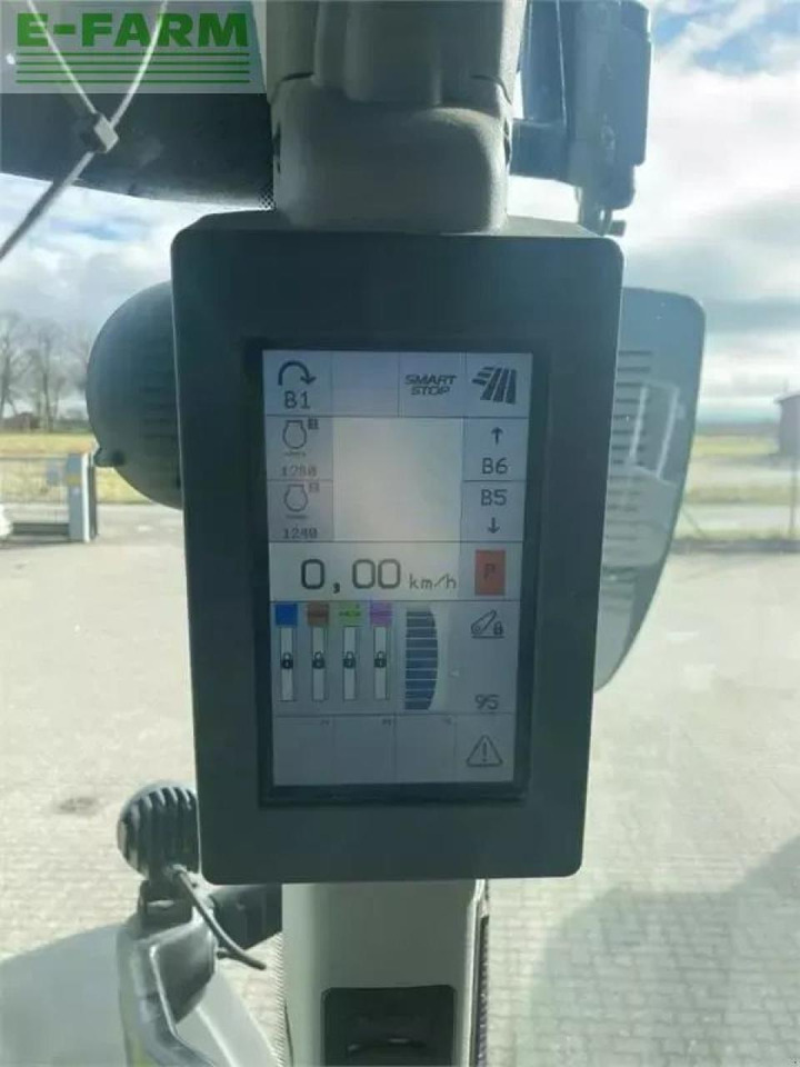 Farm tractor CLAAS axion 850 cis+