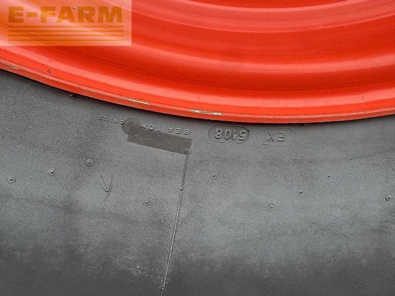 Farm tractor CLAAS axion 850 cis