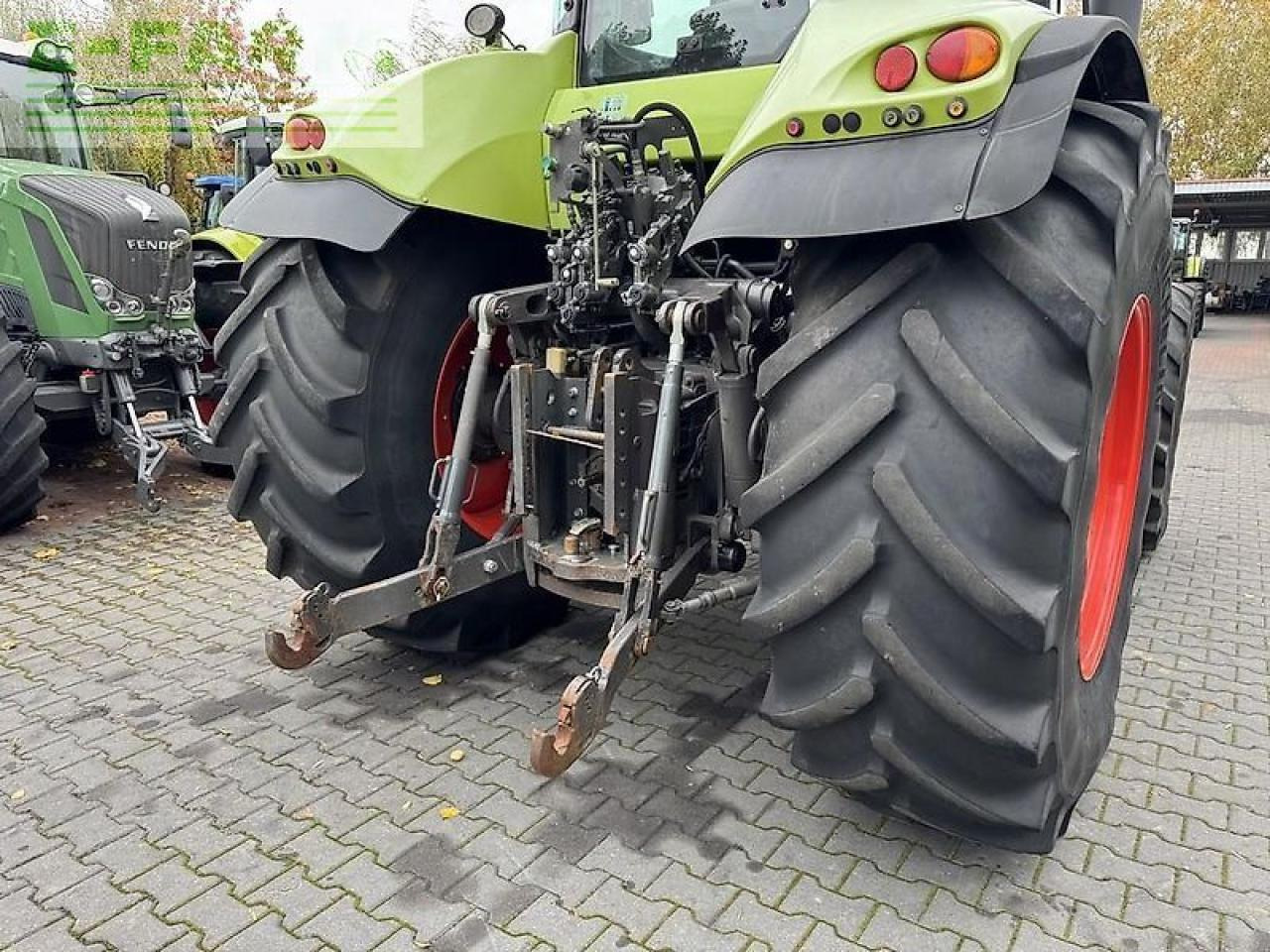 Farm tractor CLAAS axion 850 cis