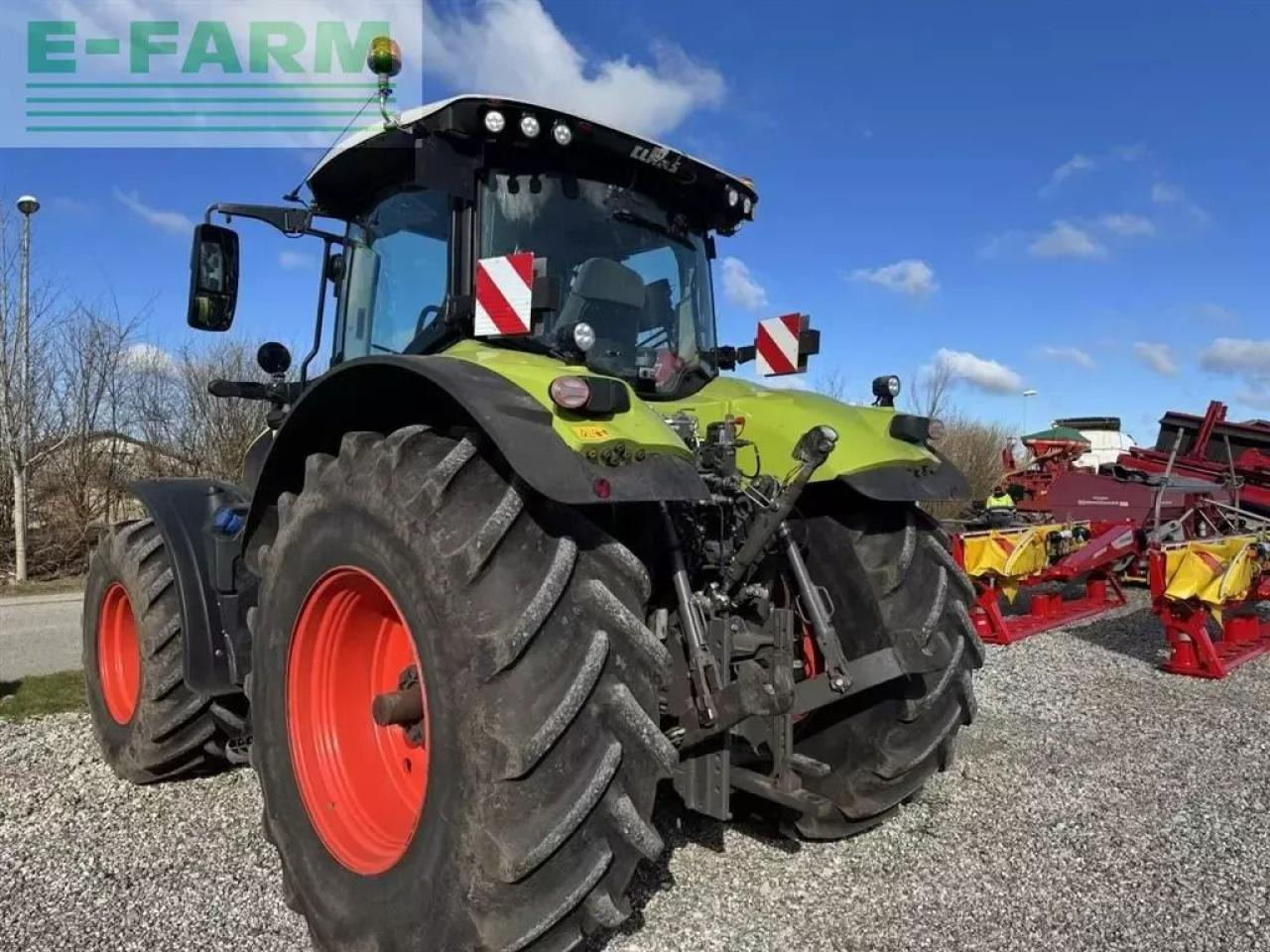 Farm tractor CLAAS axion 850 cmatic