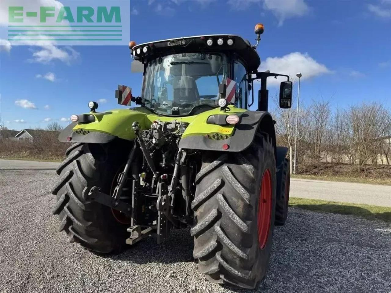 Farm tractor CLAAS axion 850 cmatic