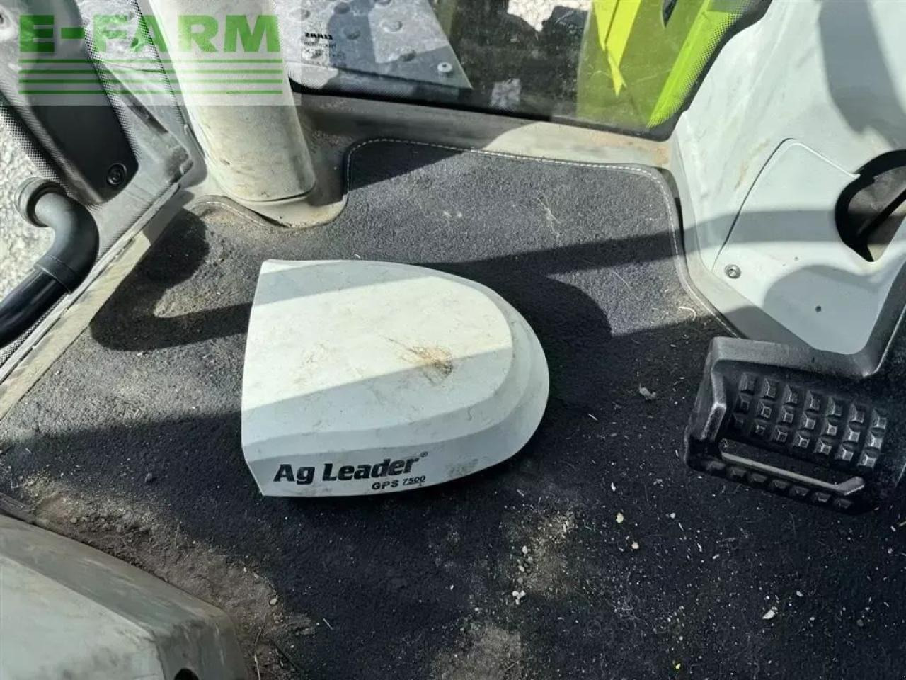 Farm tractor CLAAS axion 850 cmatic CMATIC