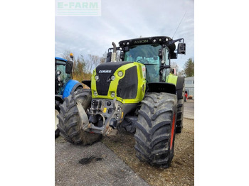 Farm tractor CLAAS axion 870