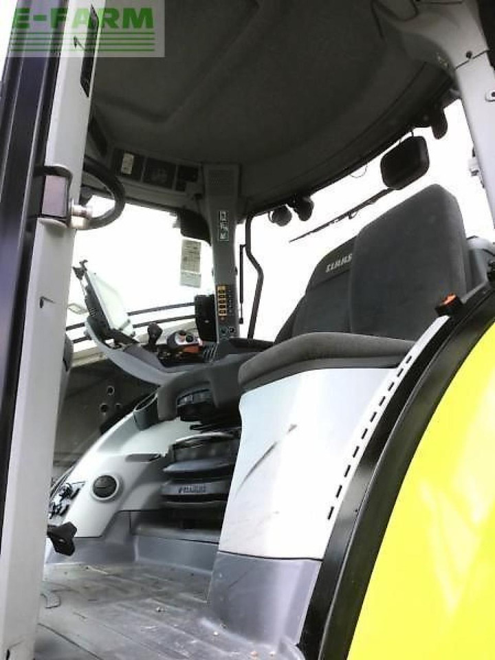 Farm tractor CLAAS axion 870