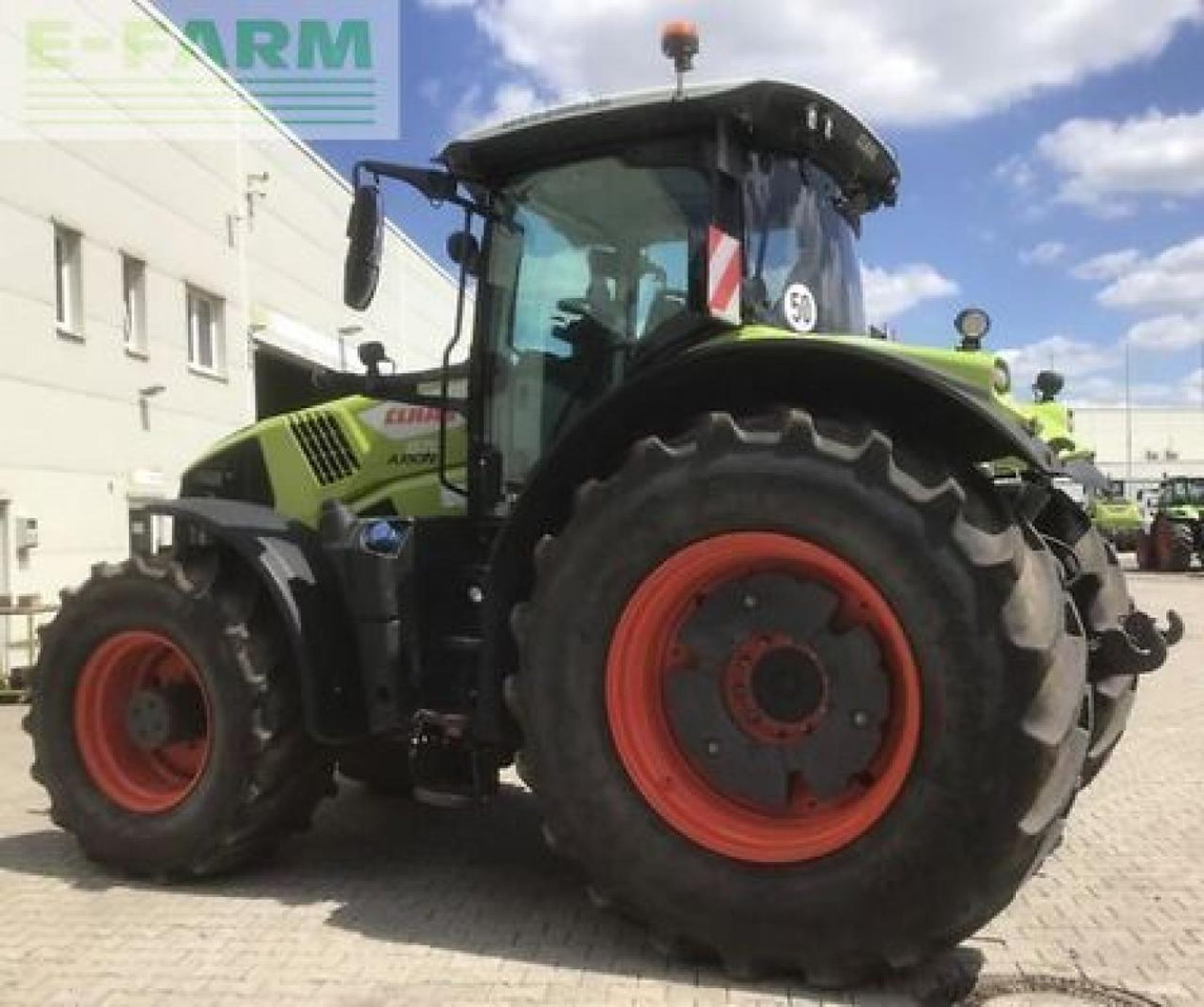 Farm tractor CLAAS axion 870