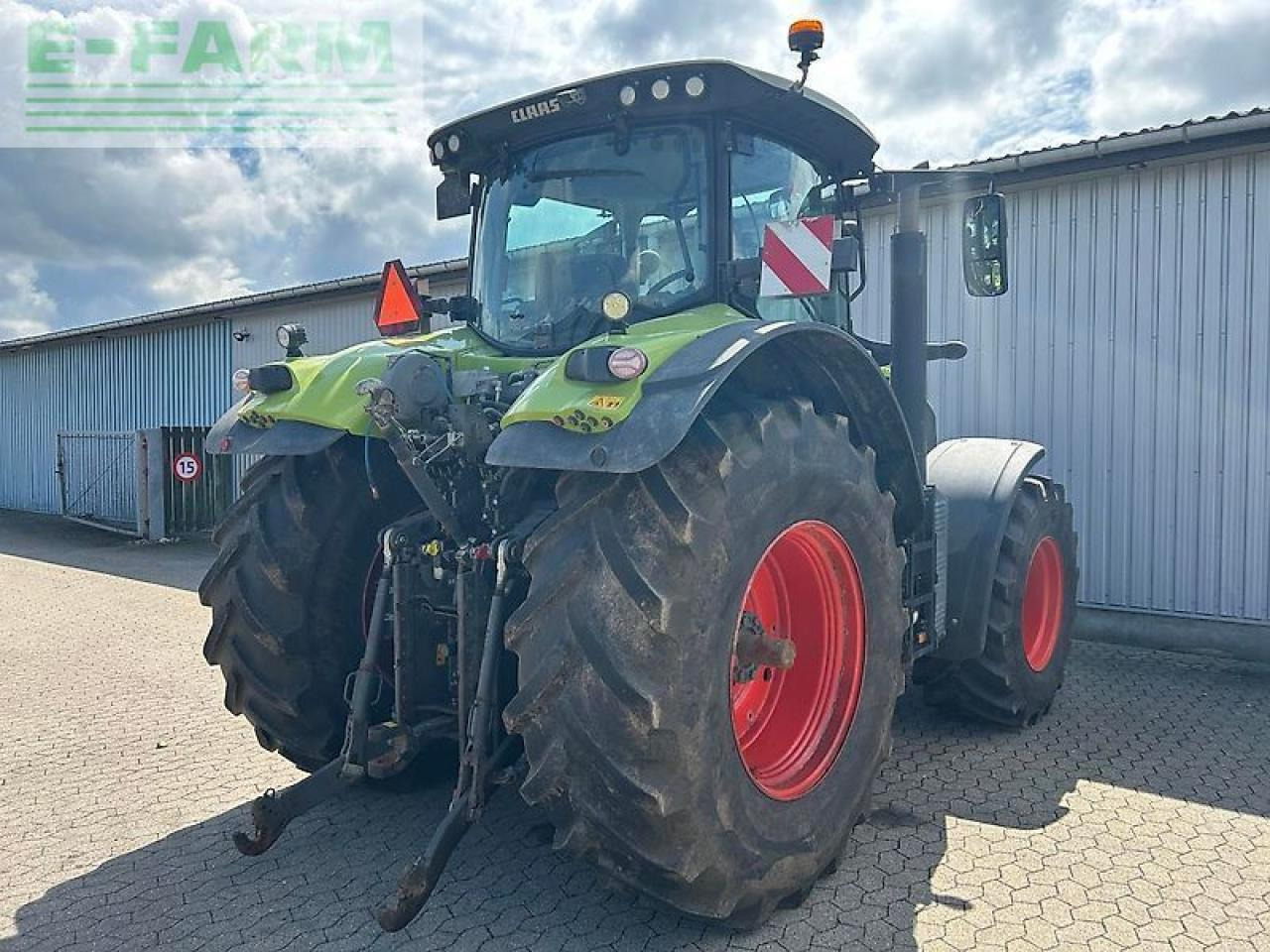 Farm tractor CLAAS axion 870