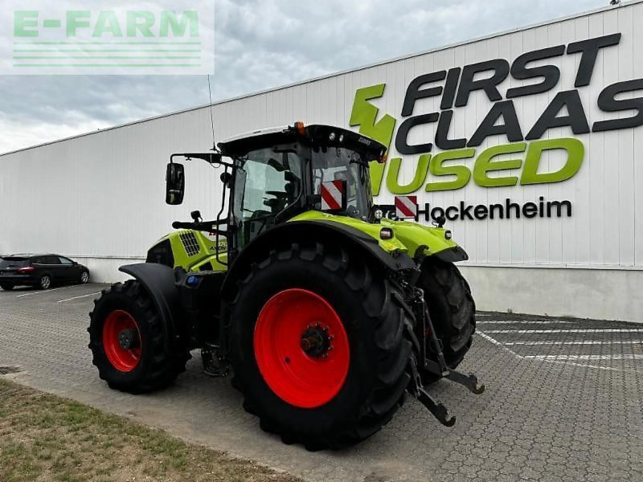 Farm tractor CLAAS axion 870