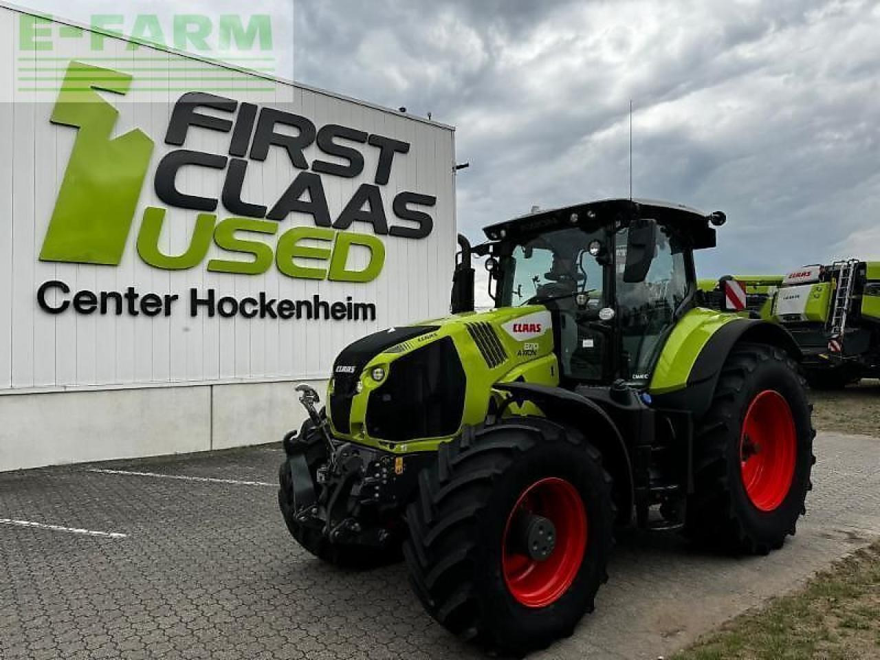 Farm tractor CLAAS axion 870