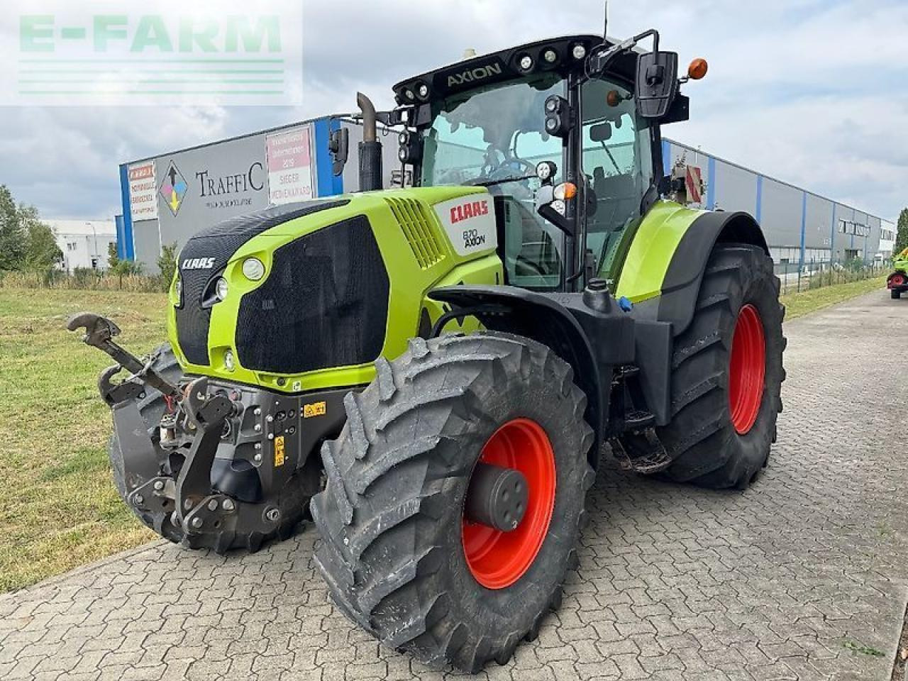 Farm tractor CLAAS axion 870
