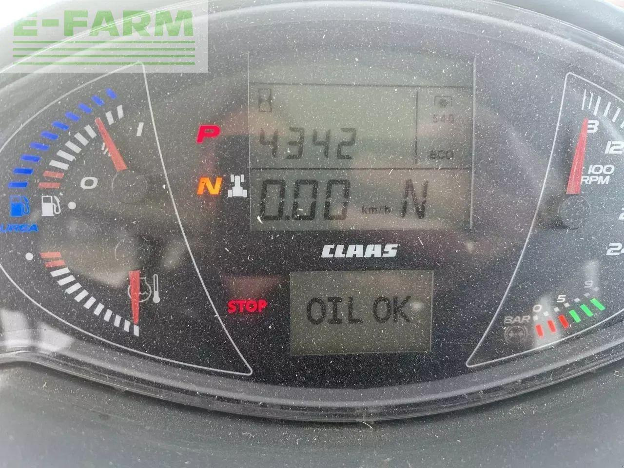 Farm tractor CLAAS axion 870