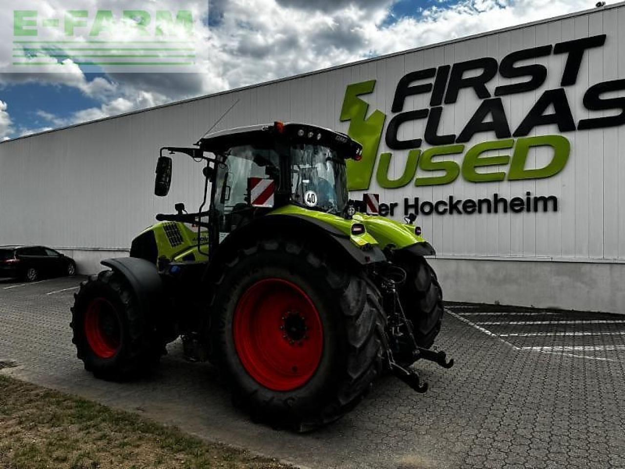 Farm tractor CLAAS axion 870