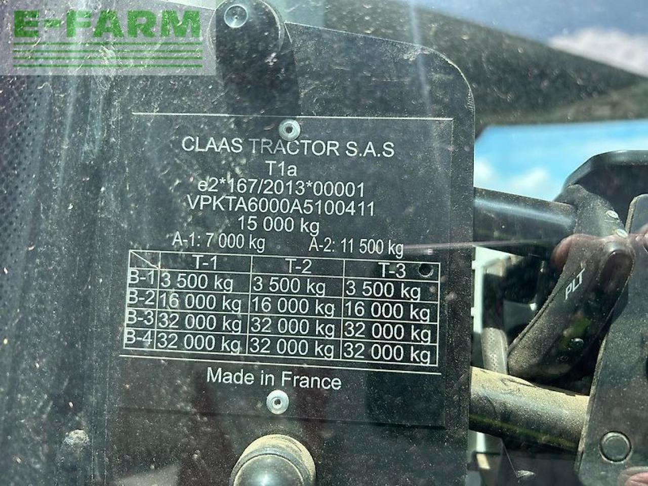 Farm tractor CLAAS axion 870