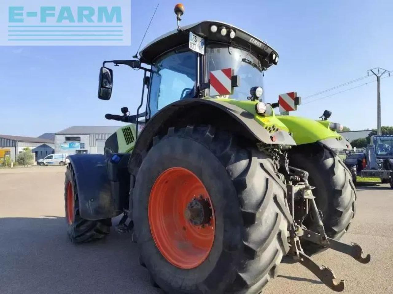 Farm tractor CLAAS axion 870