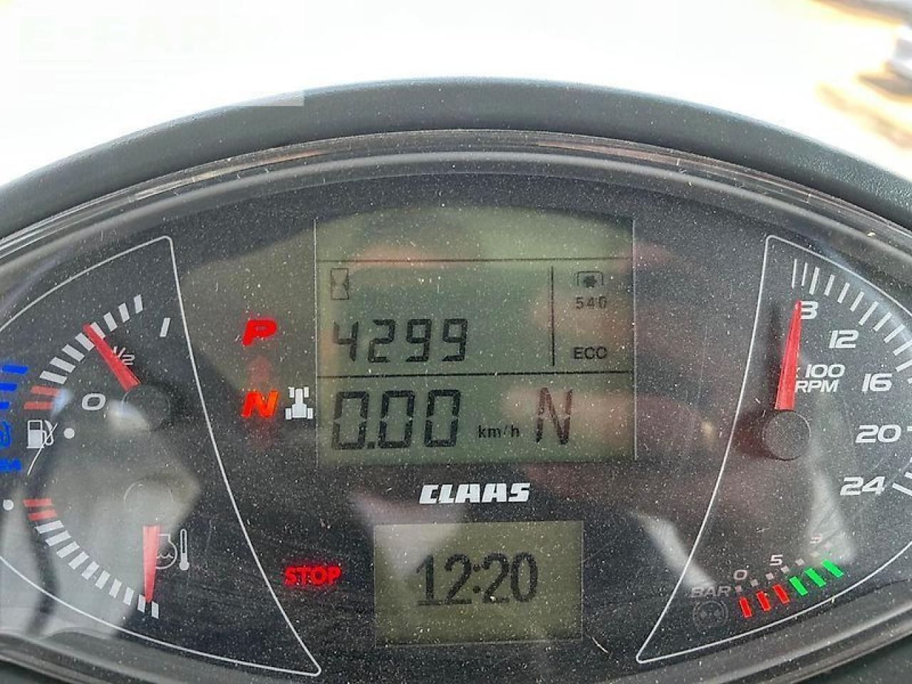 Farm tractor CLAAS axion 870