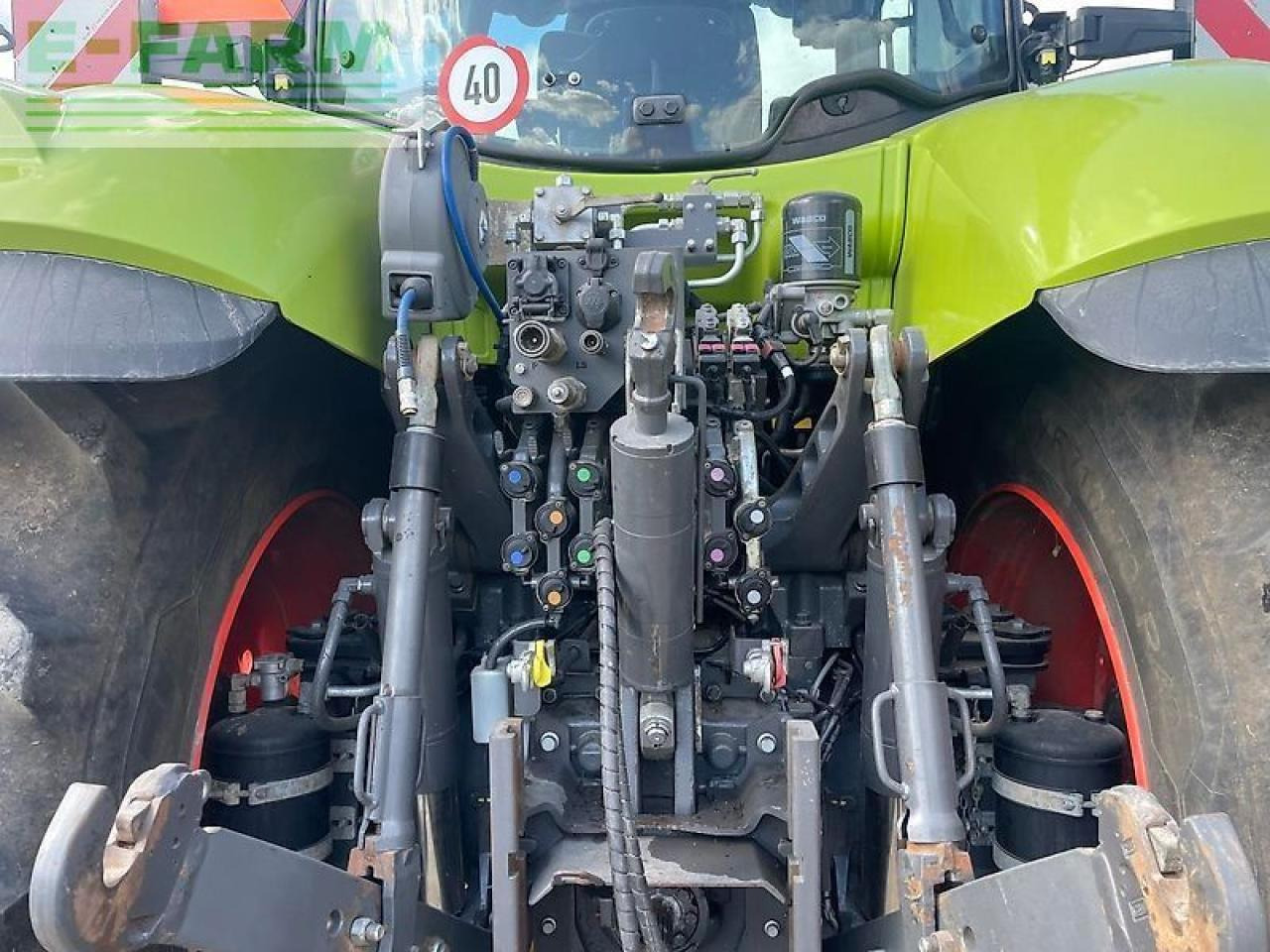Farm tractor CLAAS axion 870