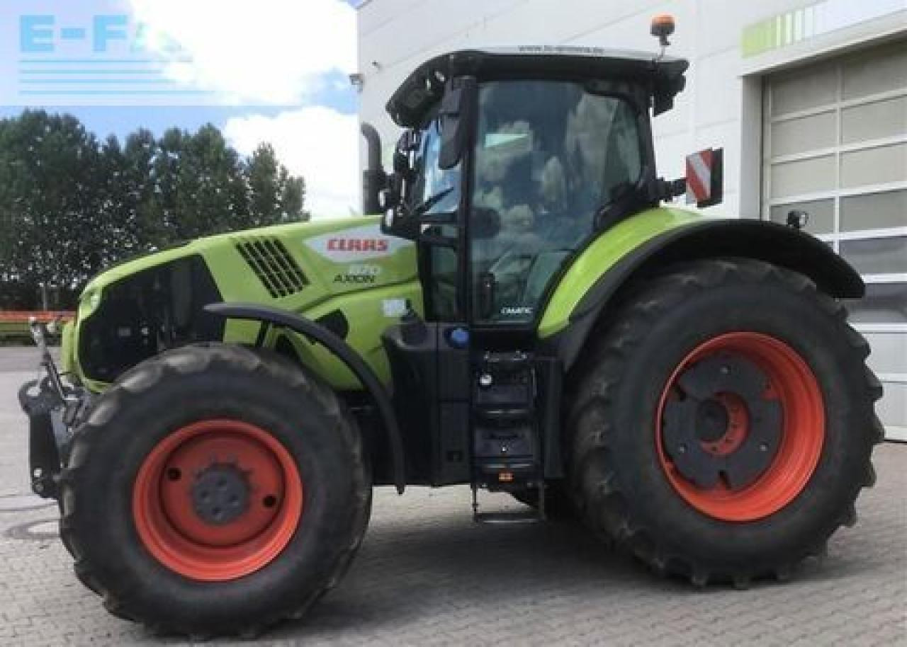 Farm tractor CLAAS axion 870