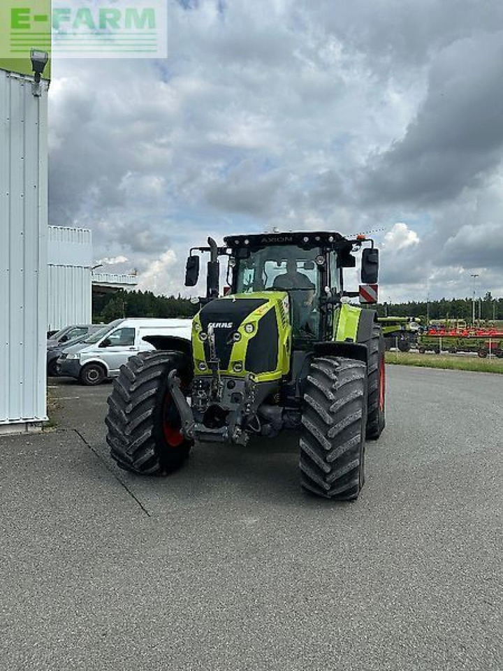 Farm tractor CLAAS axion 870
