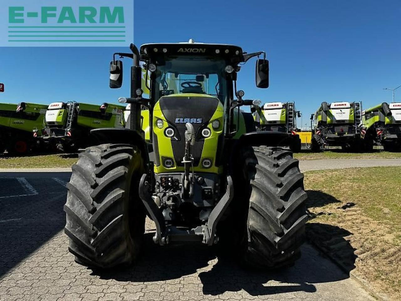 Farm tractor CLAAS axion 870