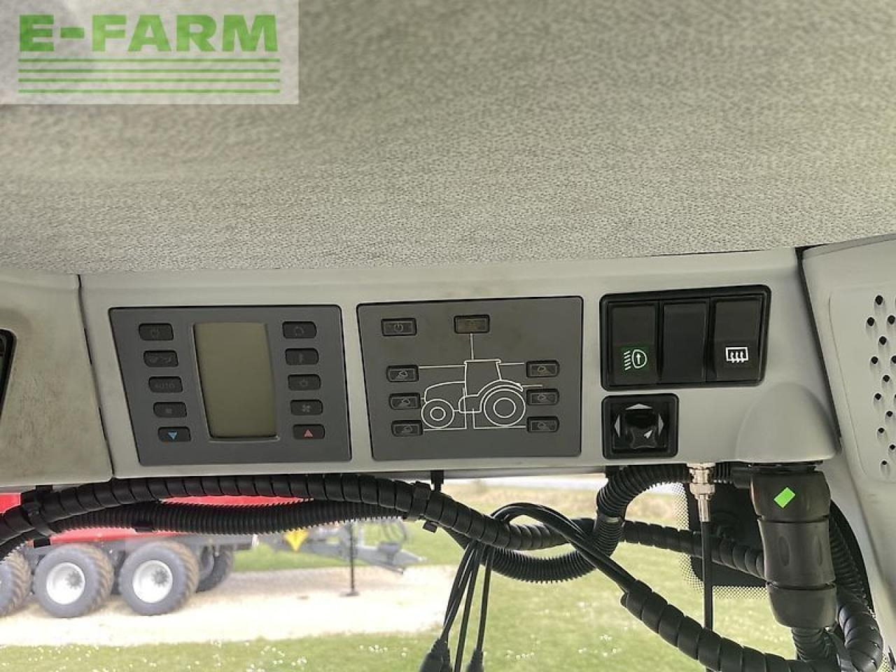 Farm tractor CLAAS axion 870